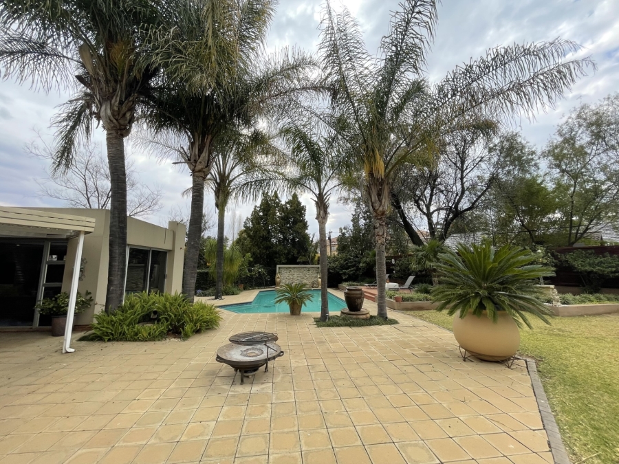 4 Bedroom Property for Sale in Heuwelsig Free State